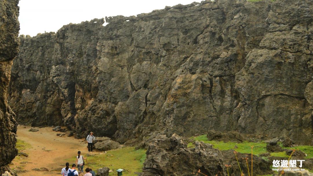 因海浪拍打而造成的地形