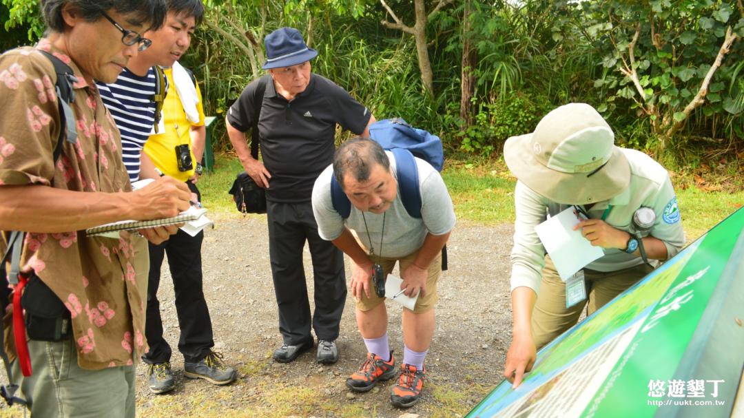 透過解說導覽，遊客能夠認識這裡的特殊地景和生態