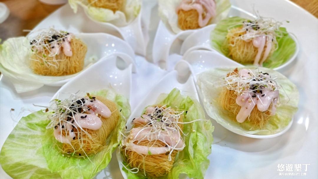 手工麵線干貝(萬縷脆口的手工麵線,包覆生食級的大干貝,在淋上特製沙拉醬)