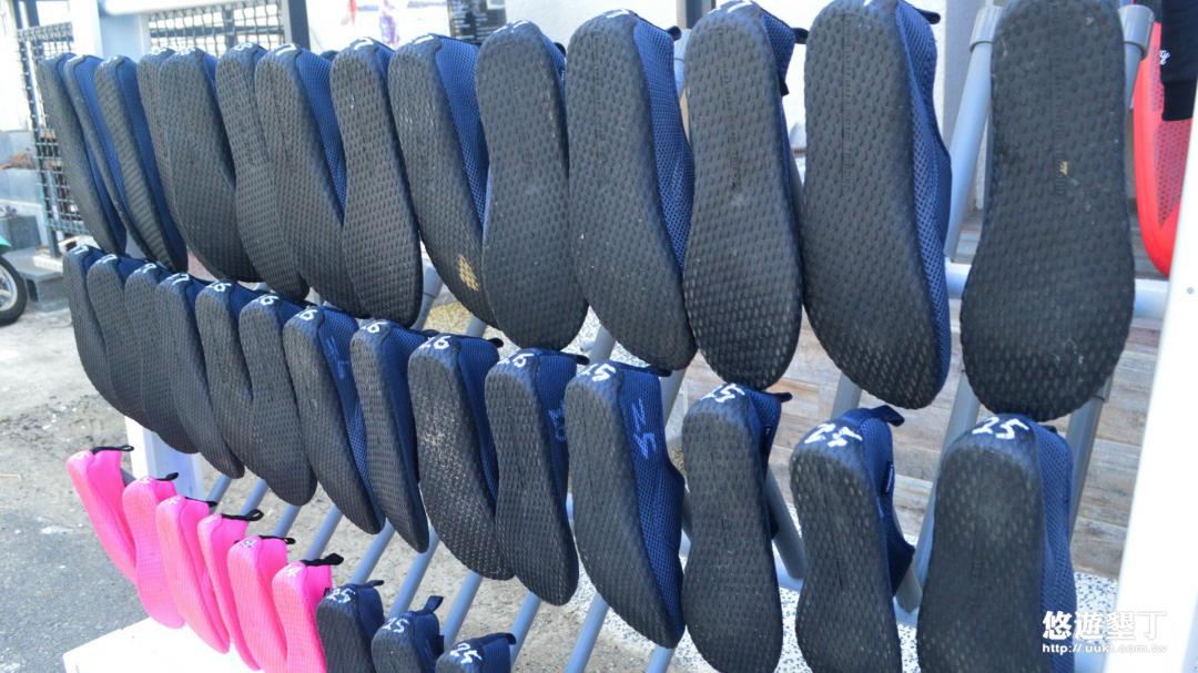 社區準備各種尺寸的膠鞋