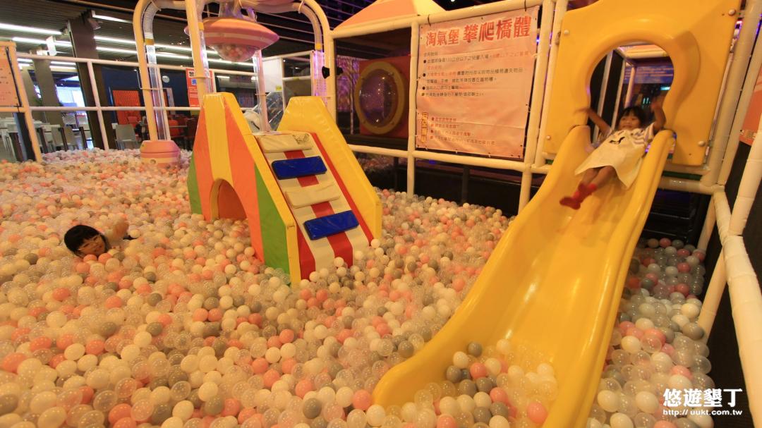 兒童球池