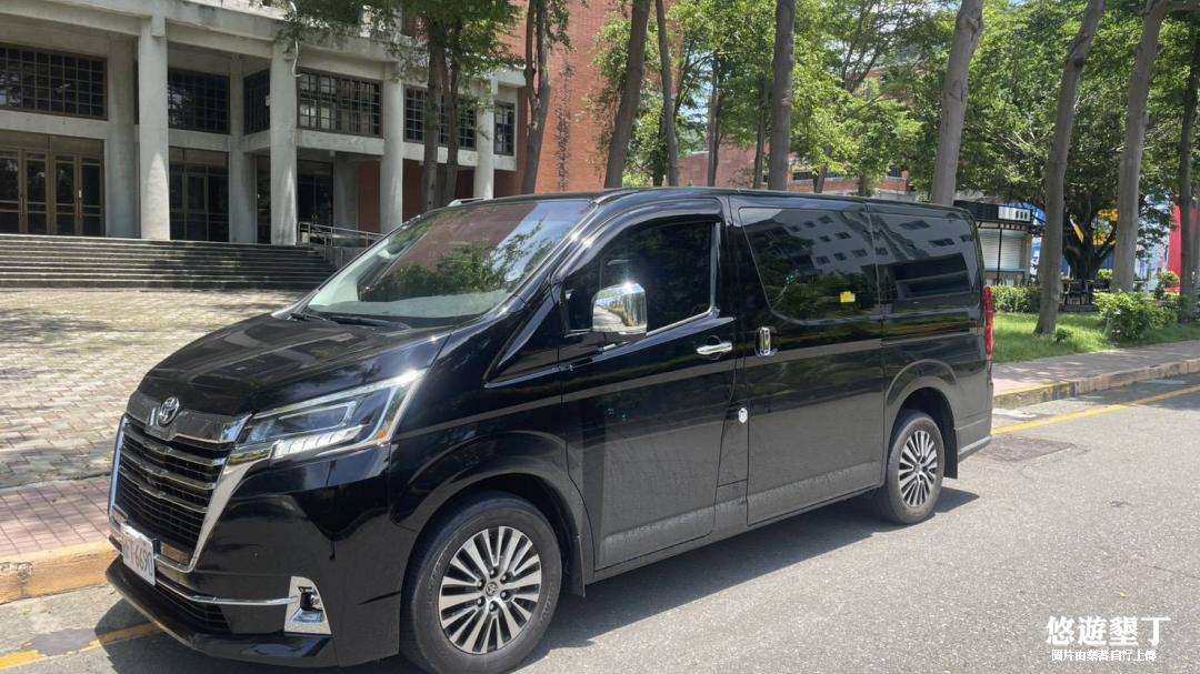 TOYOTA GRANVIA 八人座