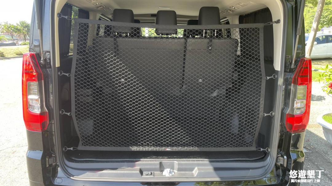 TOYOTA GRANVIA 八人座行李放置空間