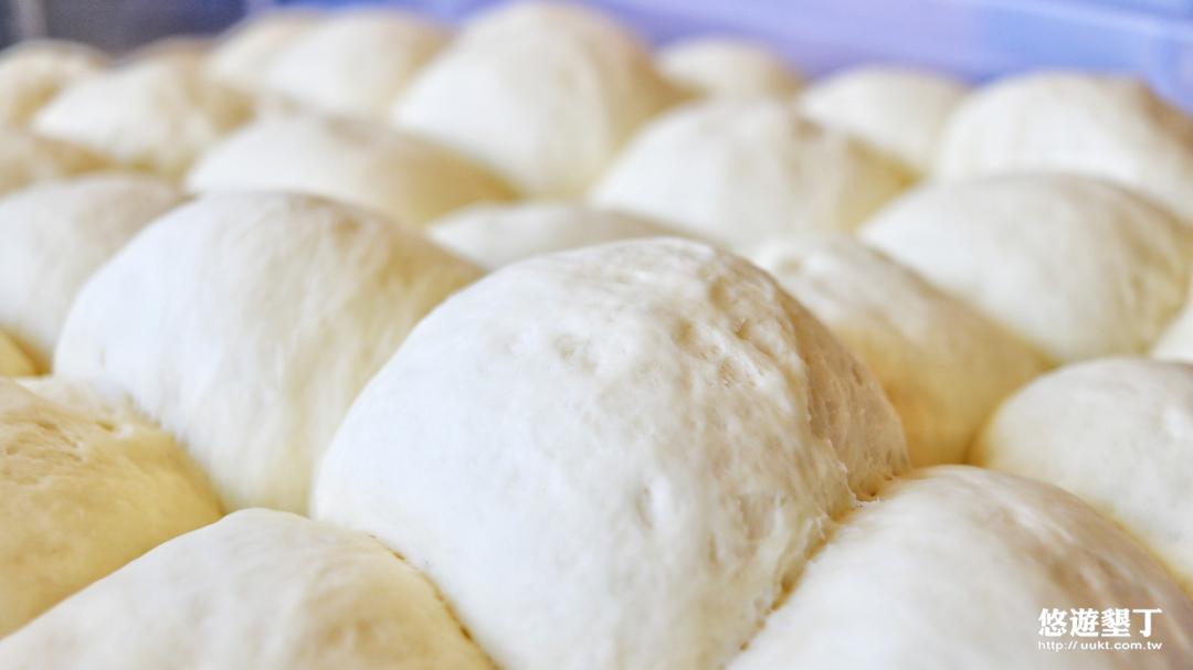 純手工製作老麵團發酵中