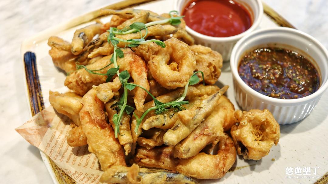 私房手作--綜合炸海鮮拼盤附特製五味醬