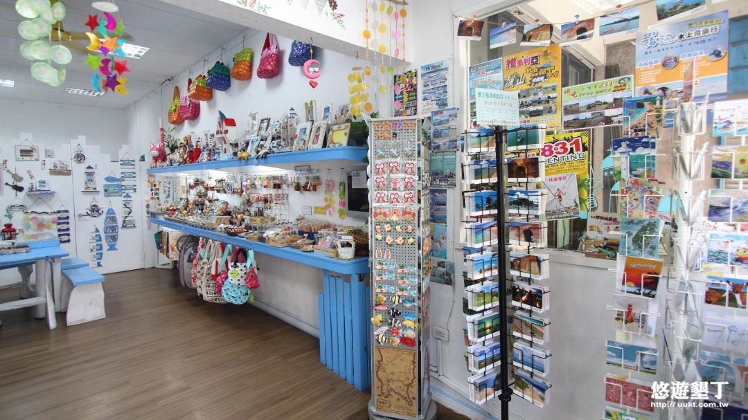 我愛墾丁-店內商品擺設