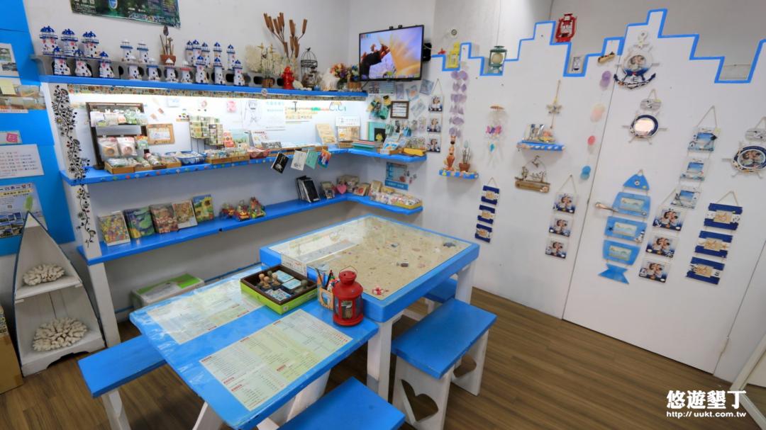 我愛墾丁-店內唯一海洋桌子＆紀錄章處