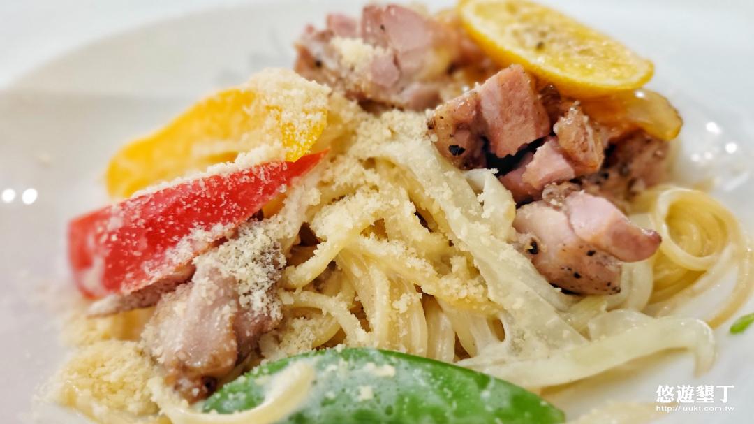 檸香雞排義大利麵
