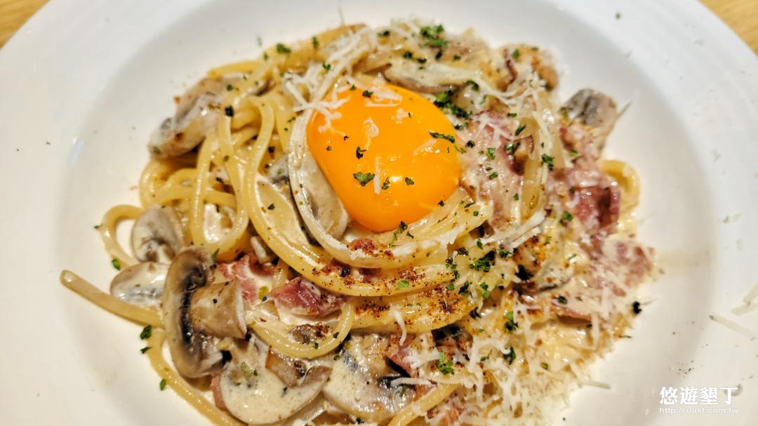 奶油培根雞胸義大利麵