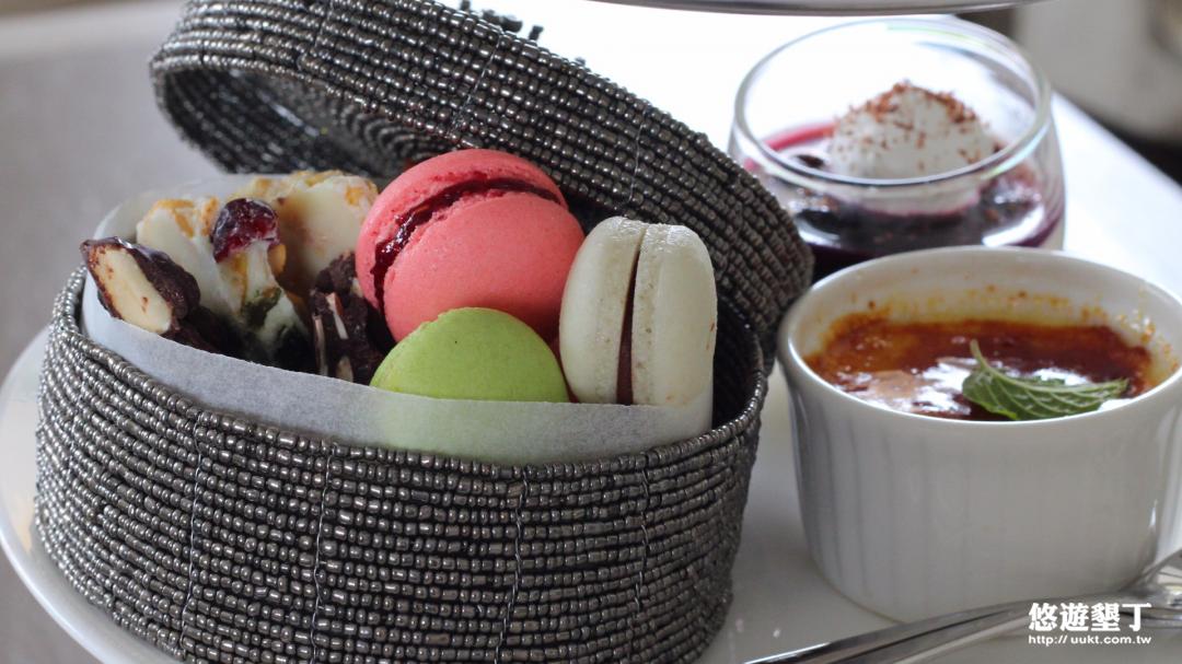 馬卡龍、烤布丁、藍莓奶酪