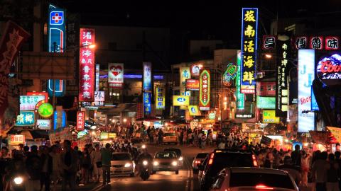 墾丁大街– 墾丁旅遊景點介紹- 夜遊、必遊