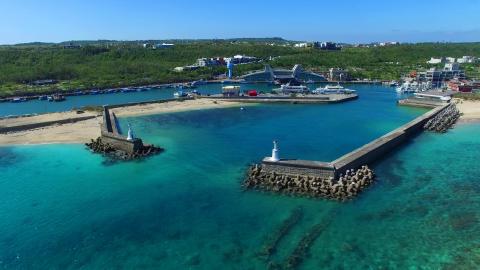 後壁湖遊艇碼頭 墾丁旅遊景點介紹 防曬 水上活動