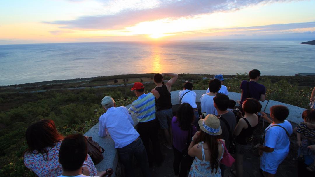 關山 夕照