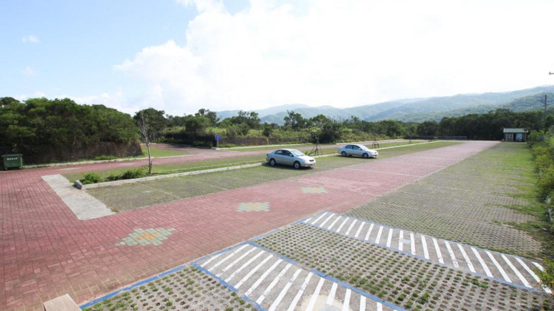 停車場(停車要收清潔費)